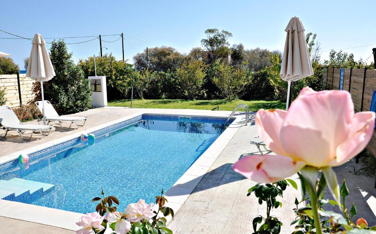 Rita Mare Seafront Villas Heated Pools Gennadi Exterior foto